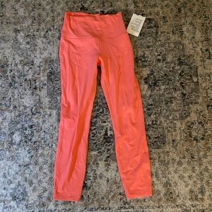 BRAND NEW NEVER WORN Lulu Lemon align pants.
